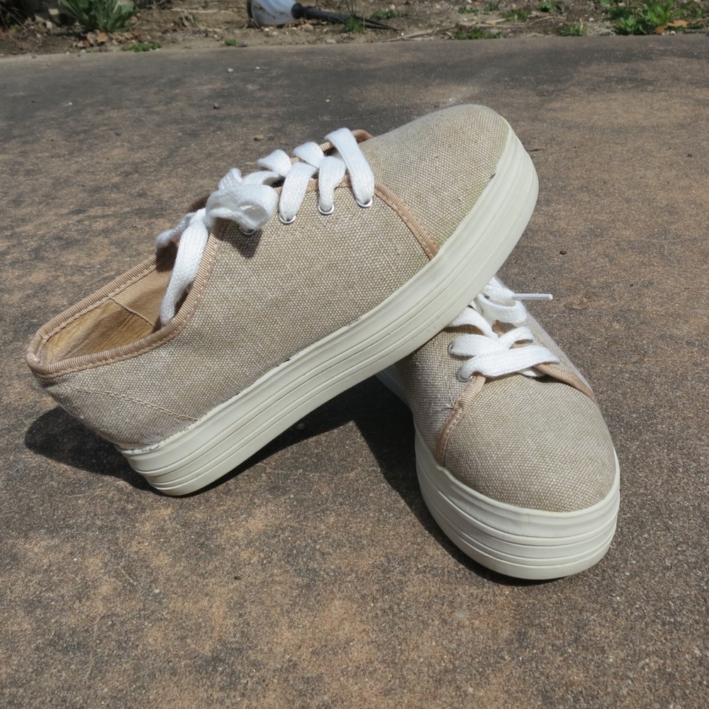 ✨FINAL PRICE DROP!✨Dirty Laundry Platform Sneakers